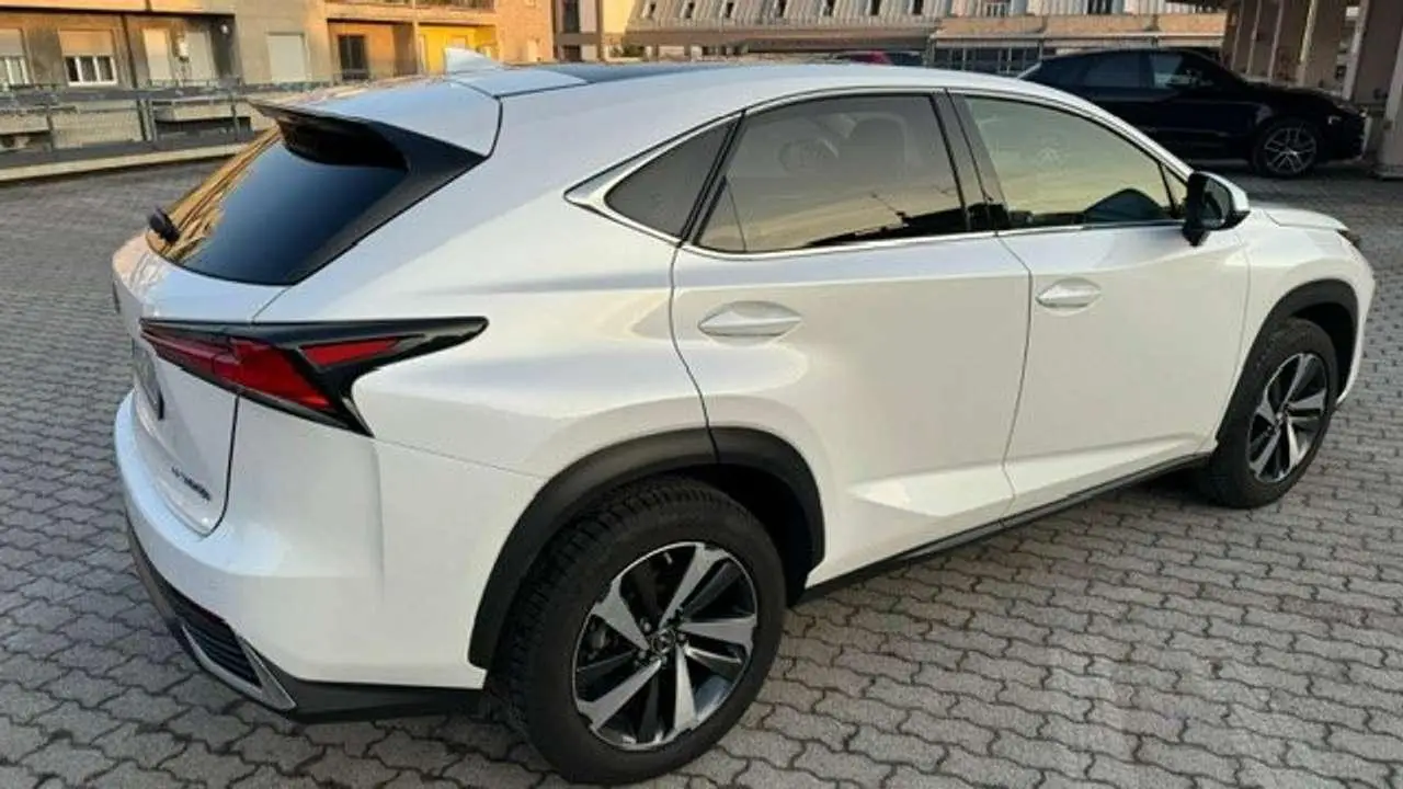 Photo 1 : Lexus Nx 2021 Hybrid