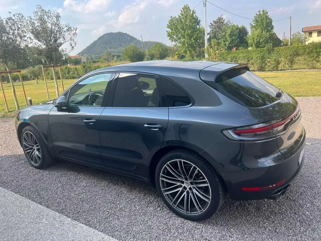 Photo 1 : Porsche Macan 2019 Essence