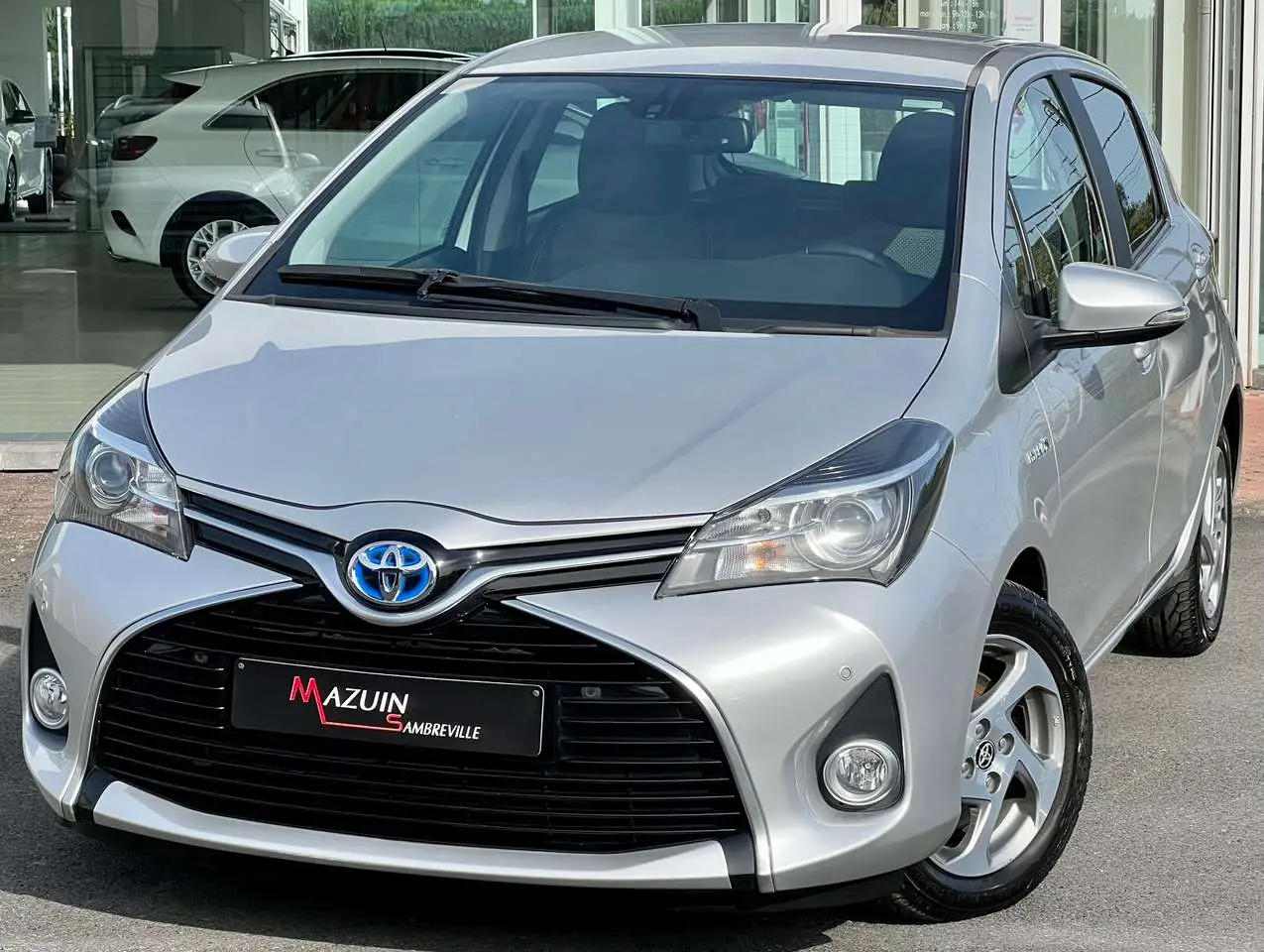 Photo 1 : Toyota Yaris 2015 Hybride