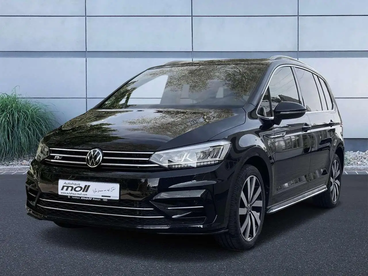 Photo 1 : Volkswagen Touran 2023 Petrol