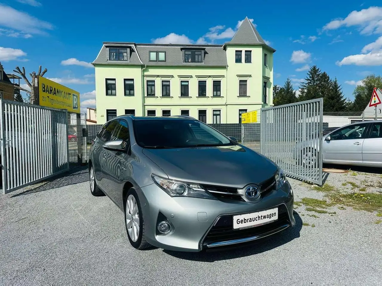 Photo 1 : Toyota Auris 2015 Hybrid