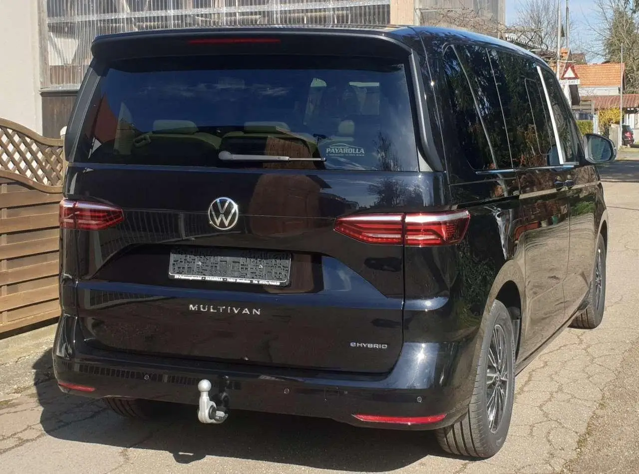 Photo 1 : Volkswagen T7 2023 Hybrid