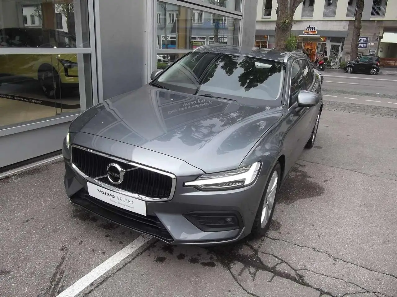 Photo 1 : Volvo V60 2021 Petrol