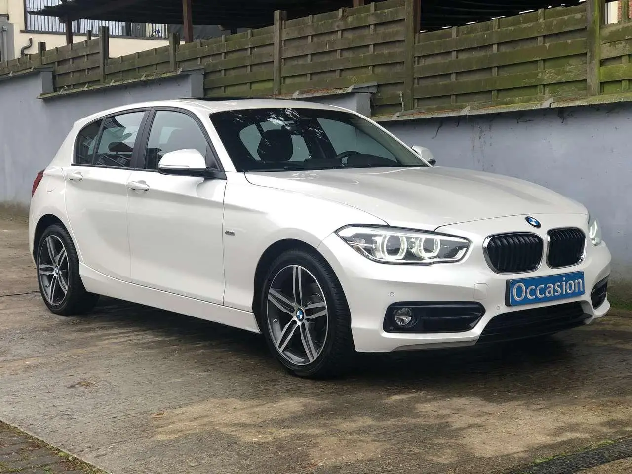 Photo 1 : Bmw Serie 1 2018 Petrol