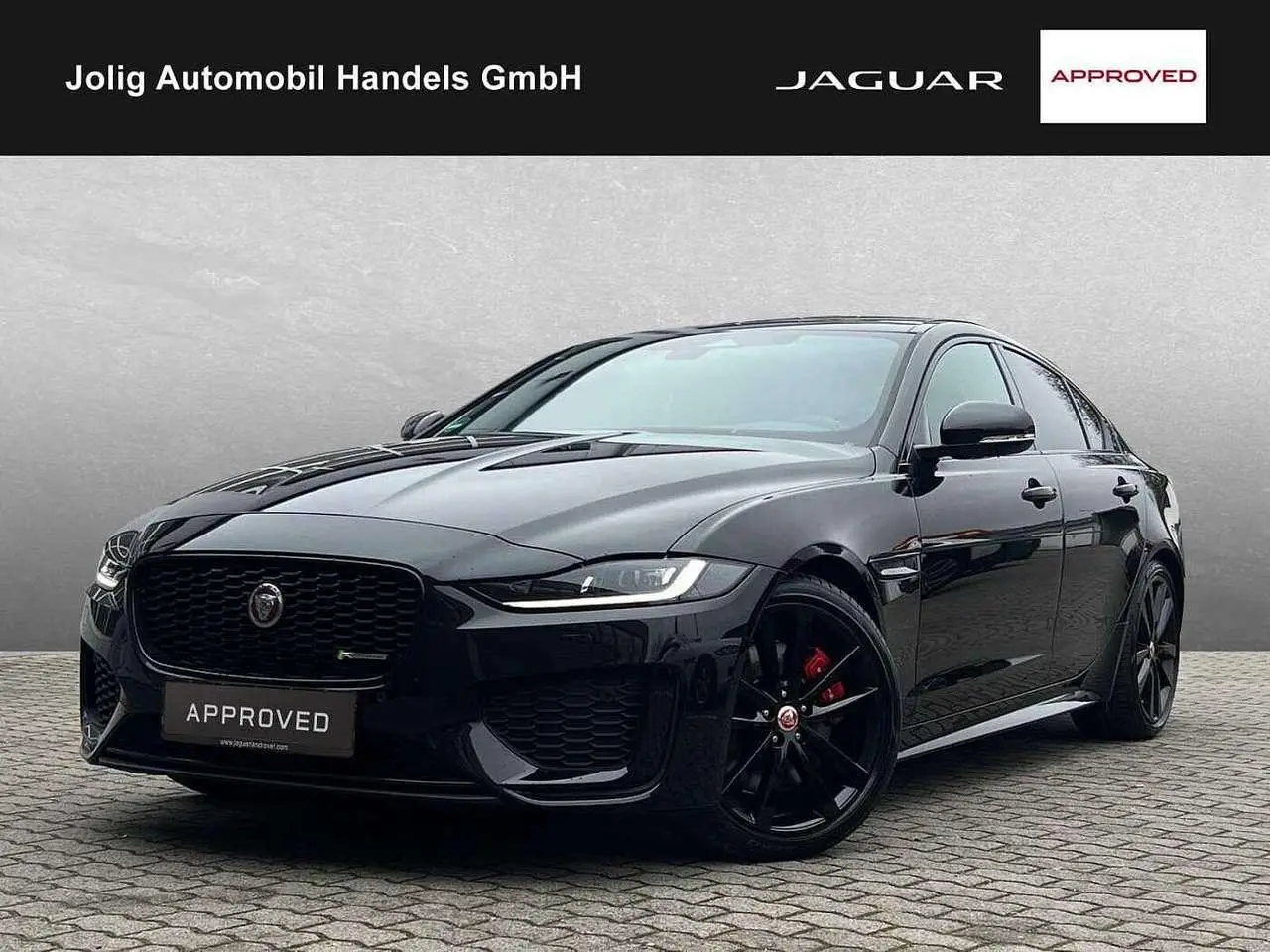 Photo 1 : Jaguar Xe 2023 Essence