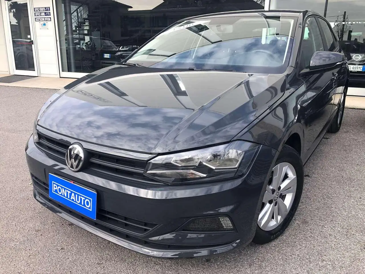 Photo 1 : Volkswagen Polo 2018 Petrol