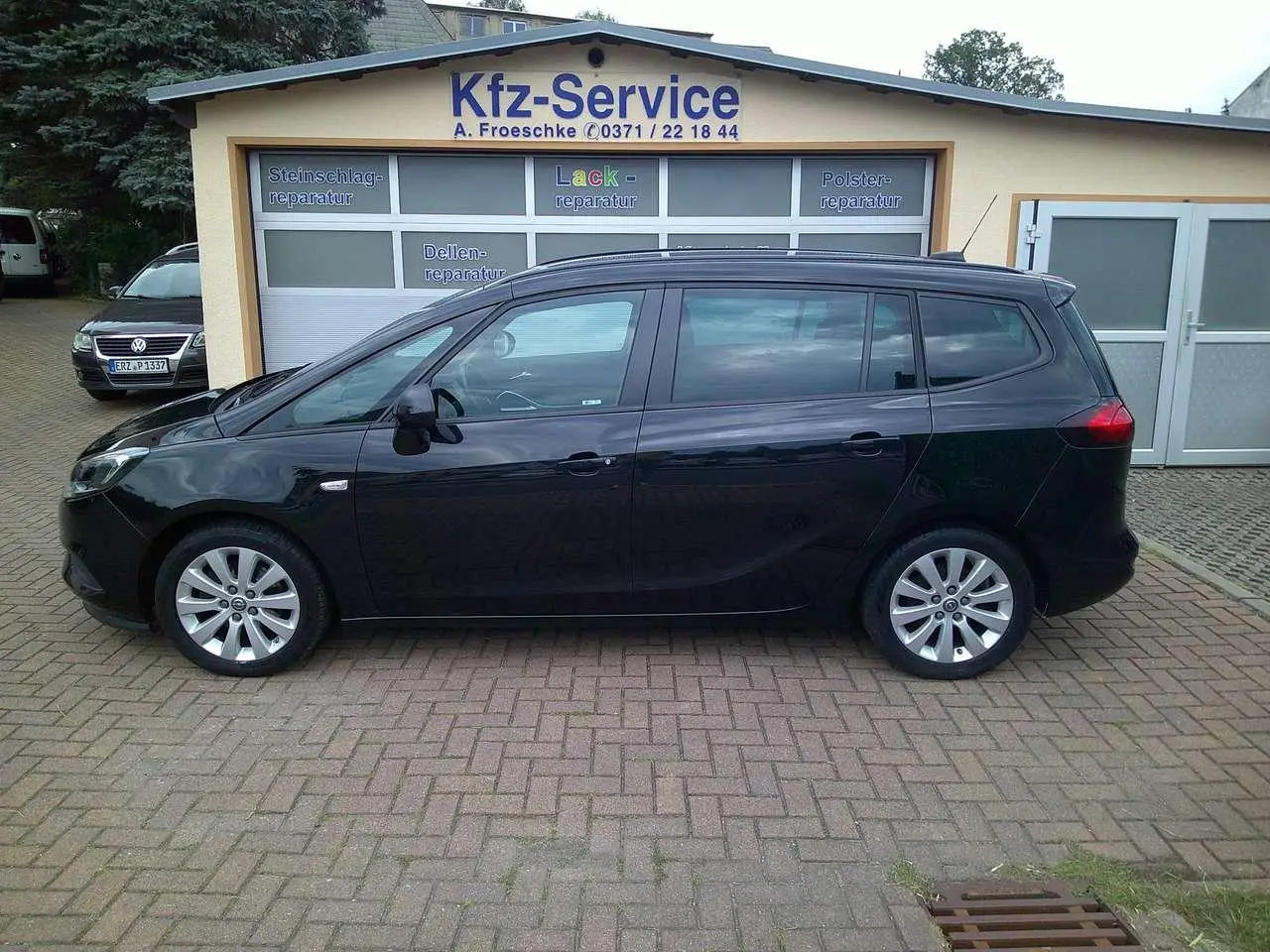 Photo 1 : Opel Zafira 2017 Petrol