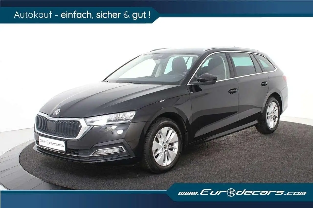 Photo 1 : Skoda Octavia 2022 Petrol