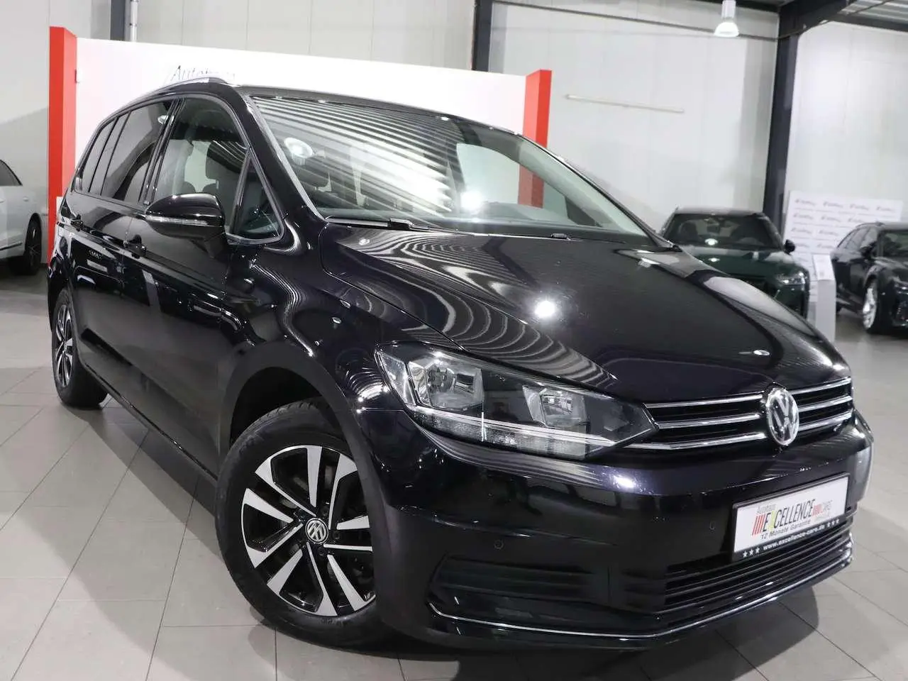 Photo 1 : Volkswagen Touran 2020 Essence