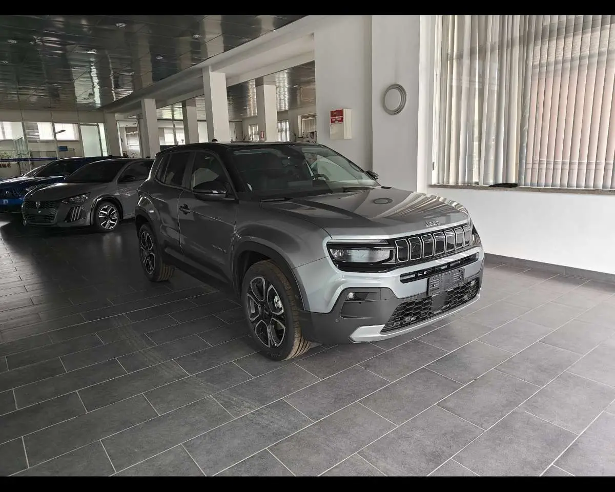 Photo 1 : Jeep Avenger 2024 Petrol