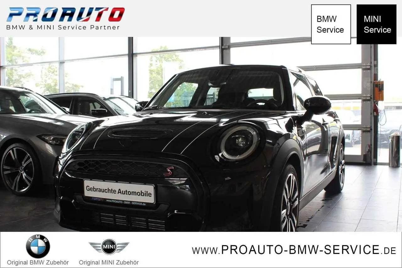 Photo 1 : Mini Cooper 2024 Petrol