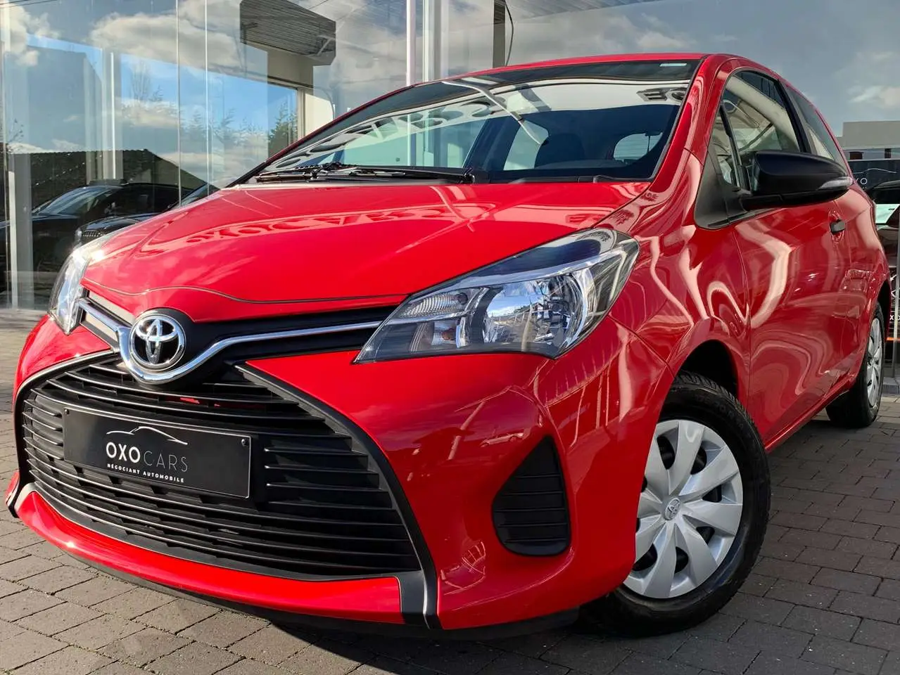 Photo 1 : Toyota Yaris 2016 Petrol