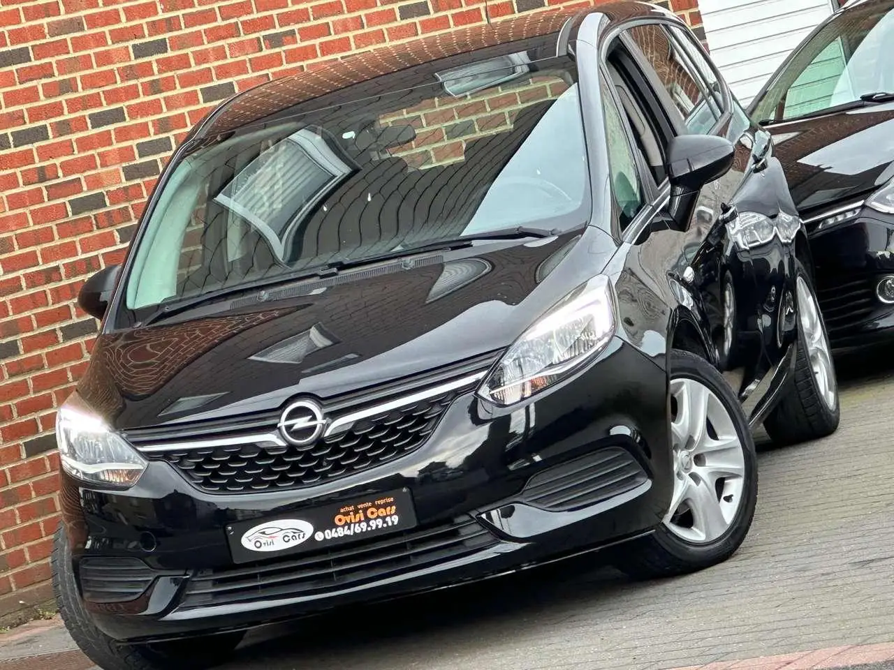 Photo 1 : Opel Zafira 2017 Petrol