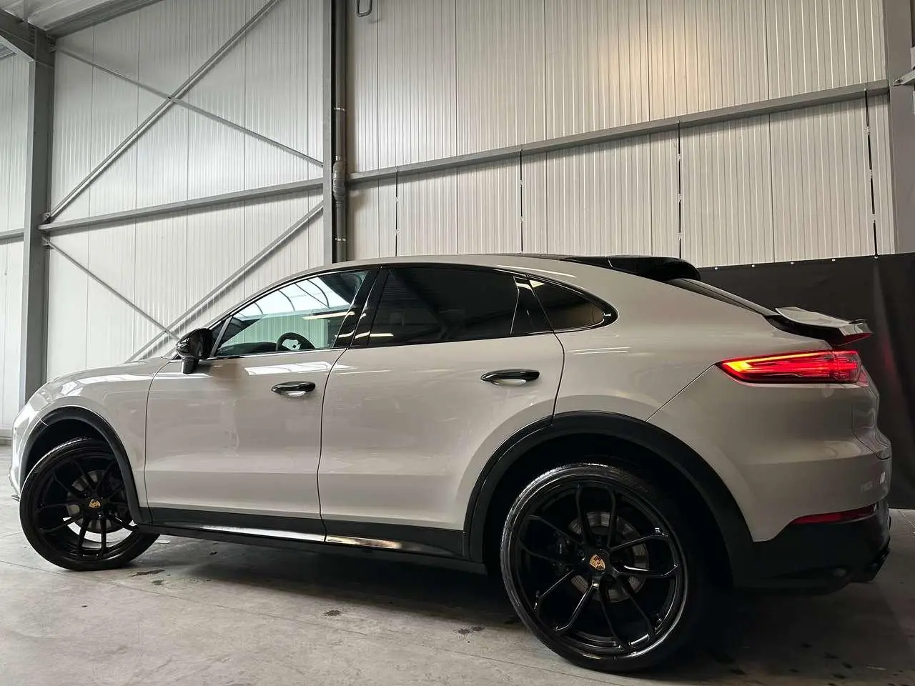 Photo 1 : Porsche Cayenne 2020 Essence