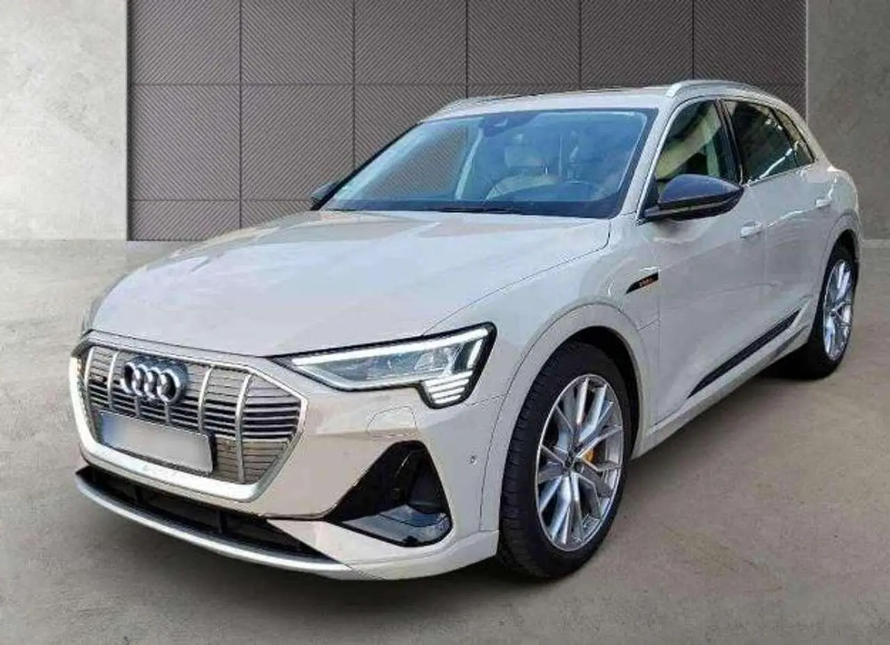 Photo 1 : Audi E-tron 2022 Électrique