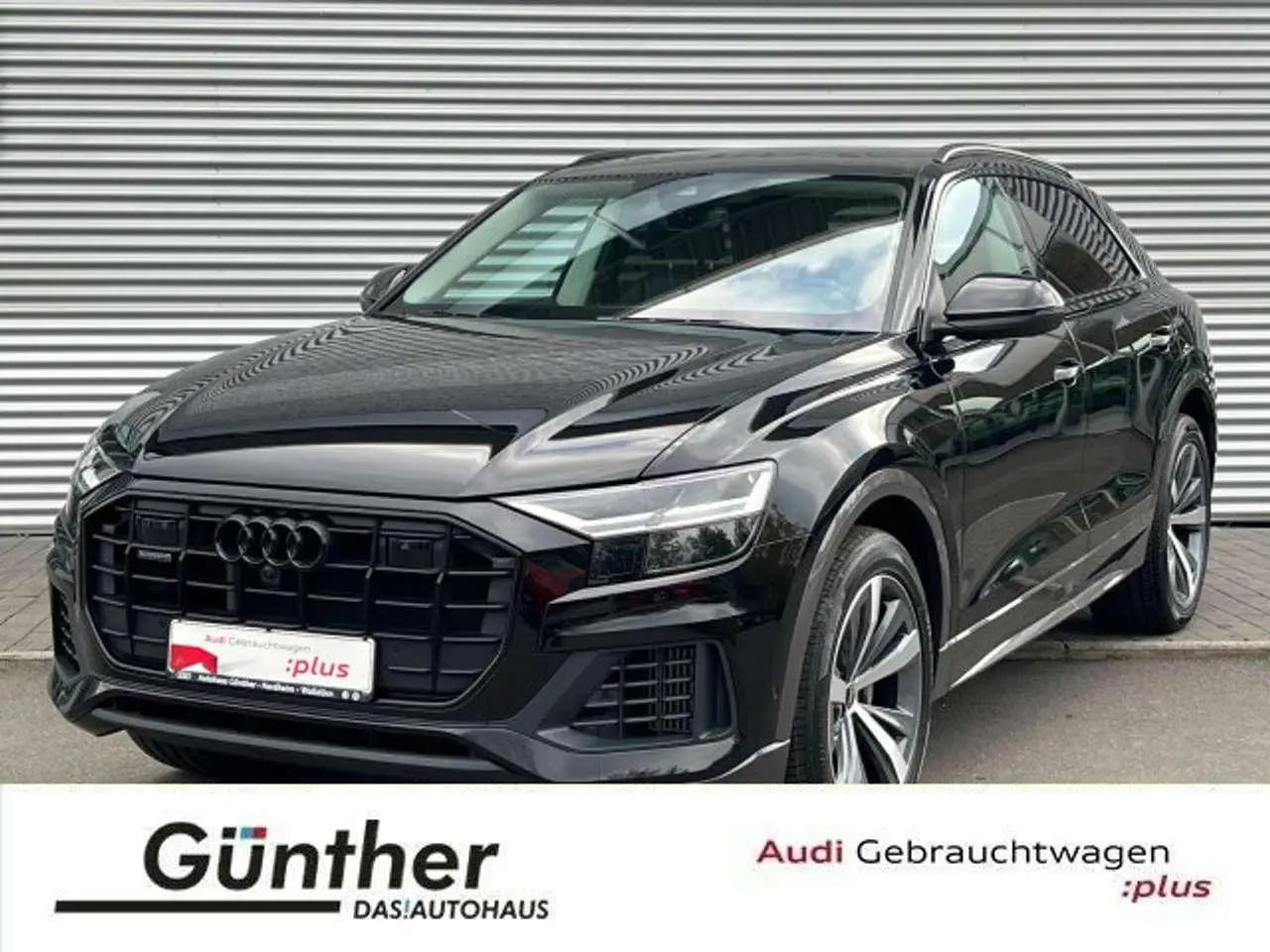 Photo 1 : Audi Q8 2023 Essence