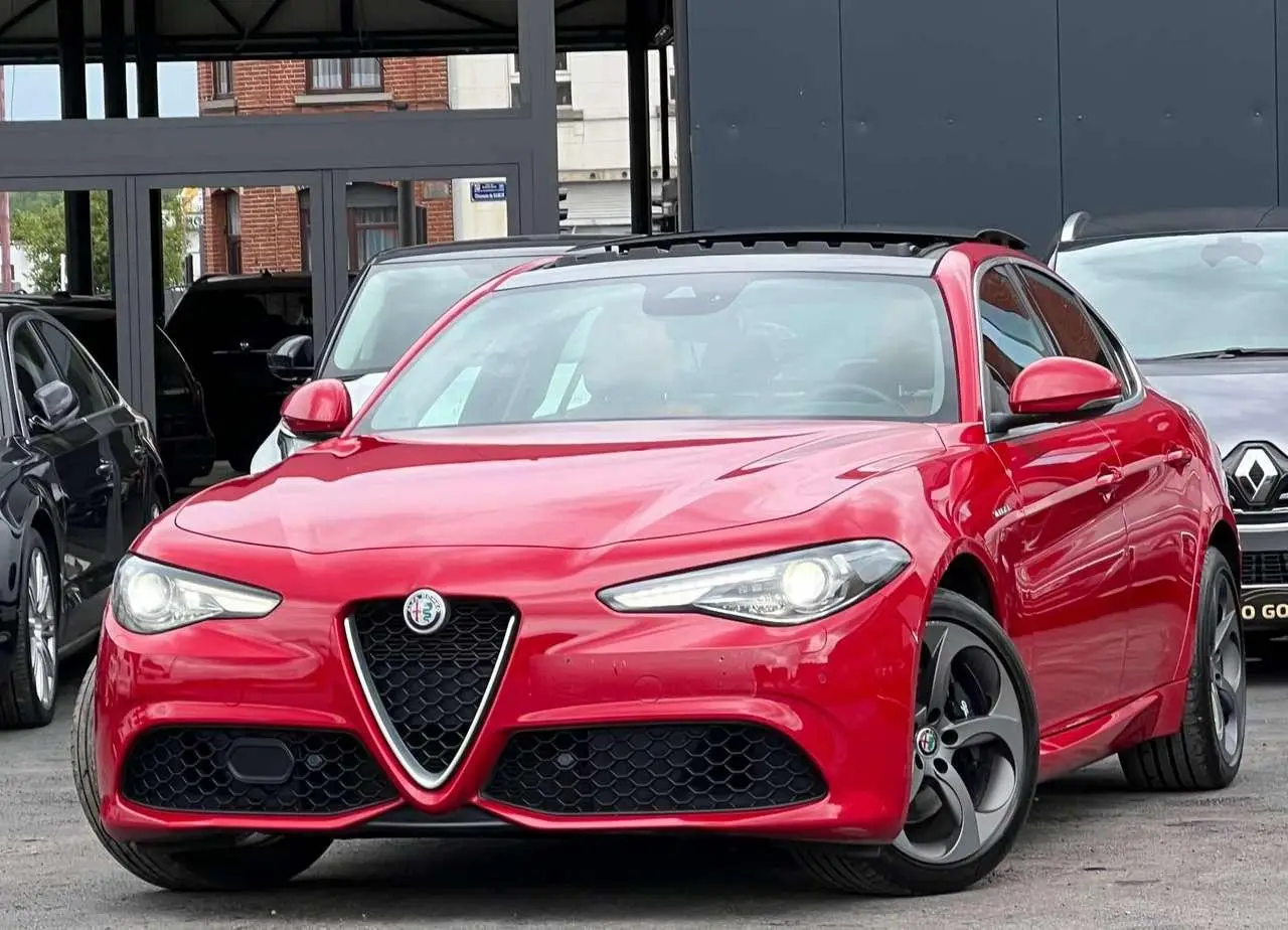 Photo 1 : Alfa Romeo Giulia 2019 Petrol