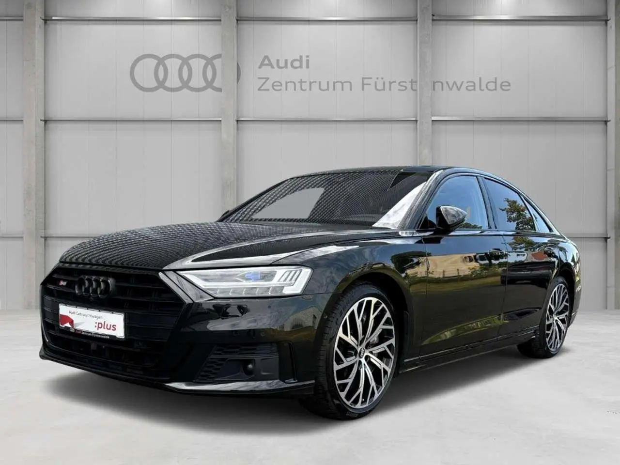 Photo 1 : Audi S8 2020 Essence