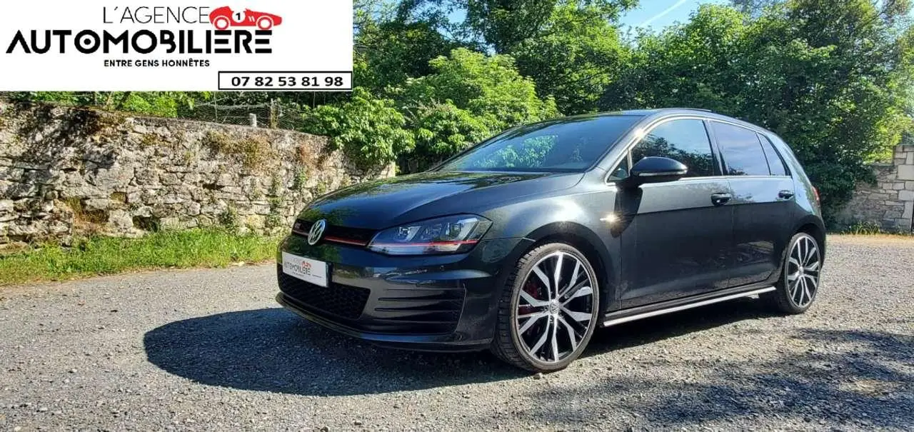 Photo 1 : Volkswagen Golf 2016 Petrol