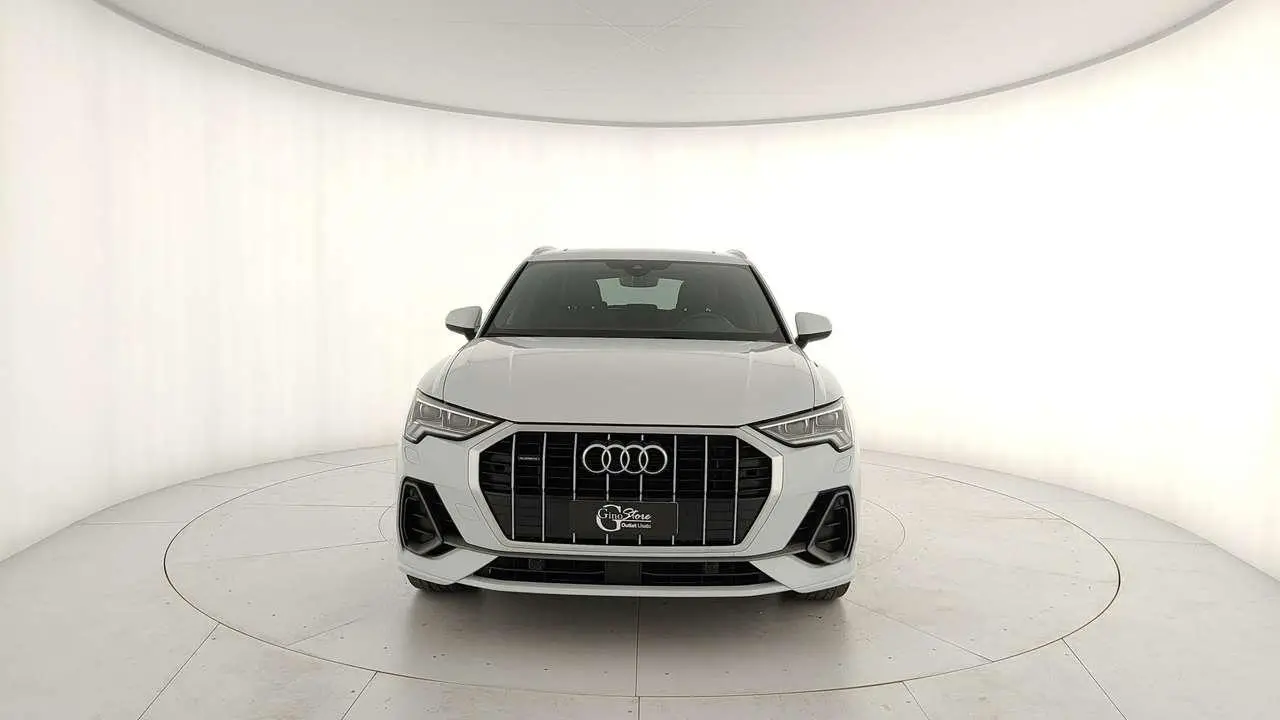 Photo 1 : Audi Q3 2018 Essence