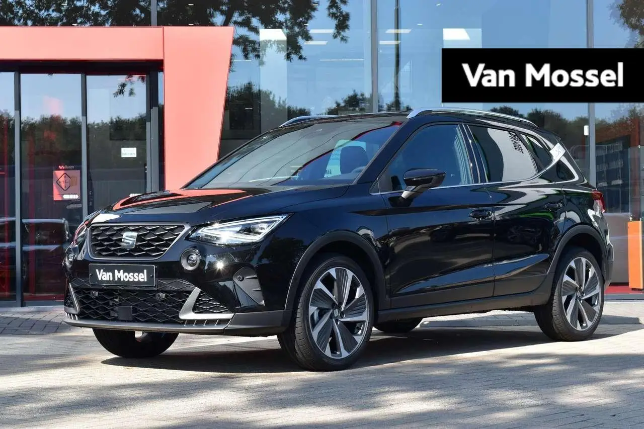 Photo 1 : Seat Arona 2023 Petrol