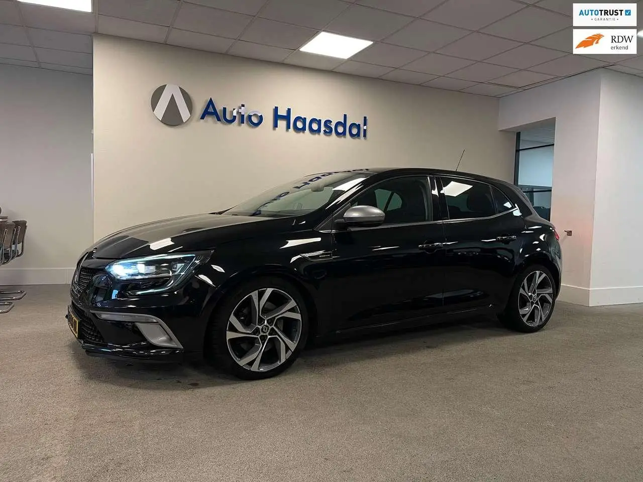 Photo 1 : Renault Megane 2016 Petrol