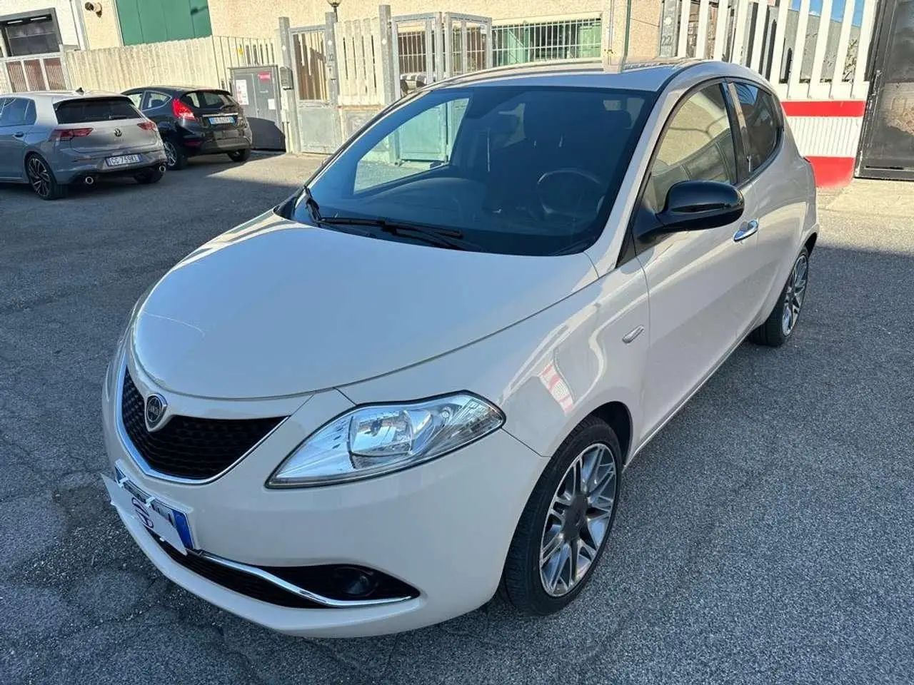 Photo 1 : Lancia Ypsilon 2016 Petrol