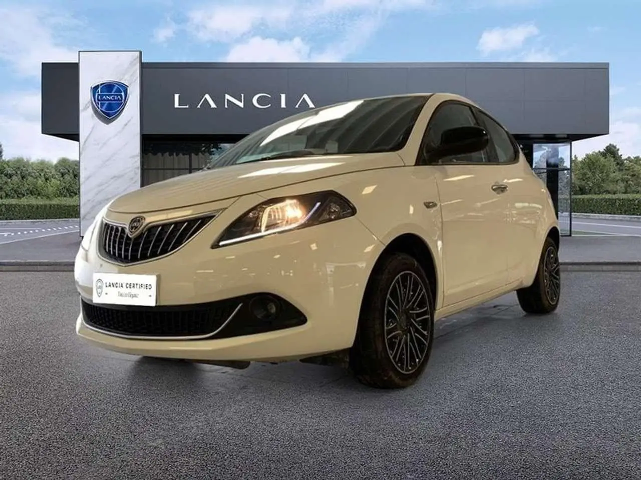 Photo 1 : Lancia Ypsilon 2022 Essence