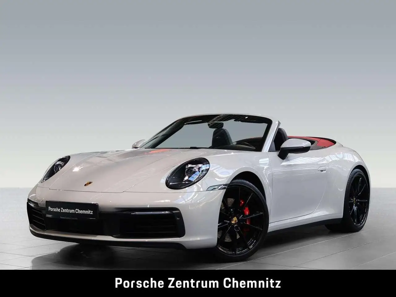 Photo 1 : Porsche 992 2021 Petrol