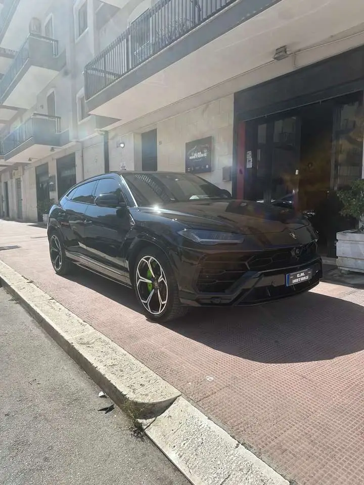 Photo 1 : Lamborghini Urus 2019 Essence