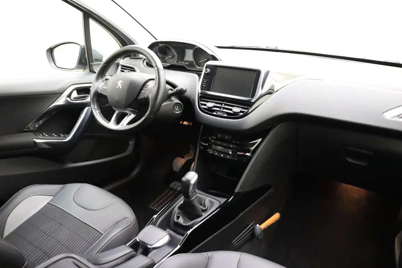 Photo 1 : Peugeot 2008 2016 Petrol