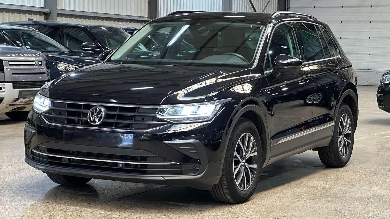 Photo 1 : Volkswagen Tiguan 2021 Essence