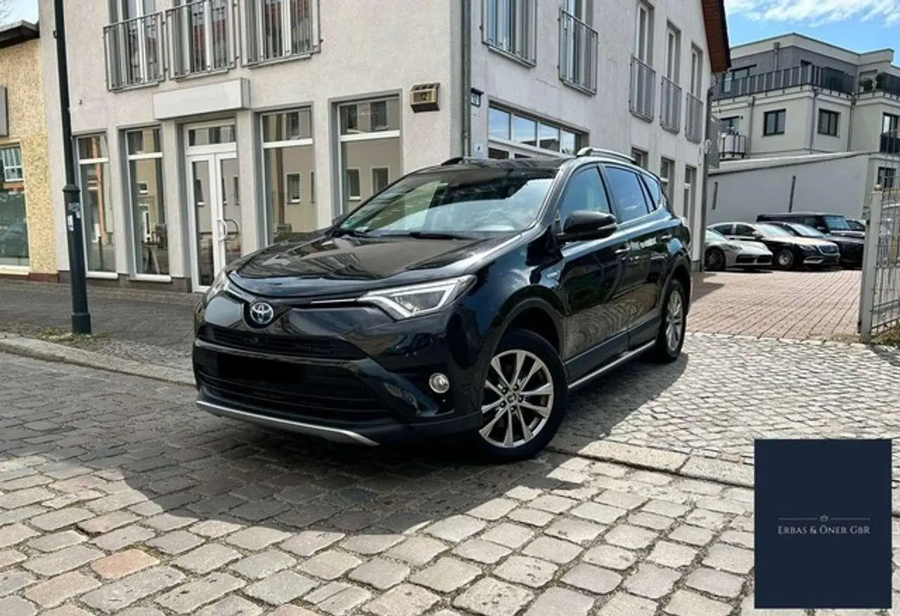 Photo 1 : Toyota Rav4 2016 Essence