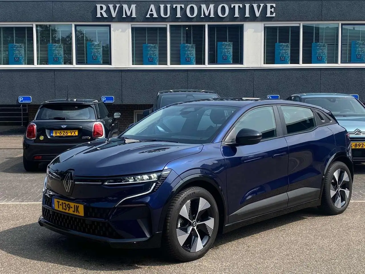 Photo 1 : Renault Megane 2023 Électrique