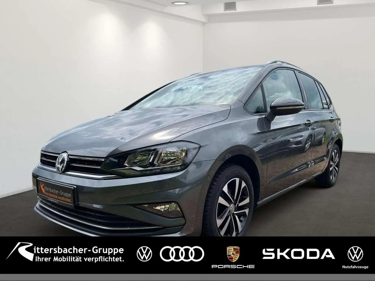 Photo 1 : Volkswagen Golf 2019 Petrol