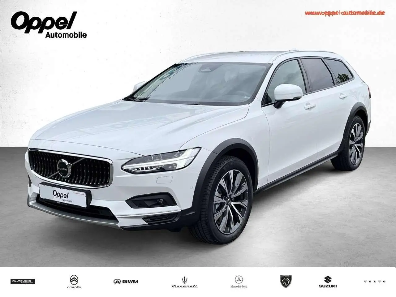 Photo 1 : Volvo V90 2023 Essence