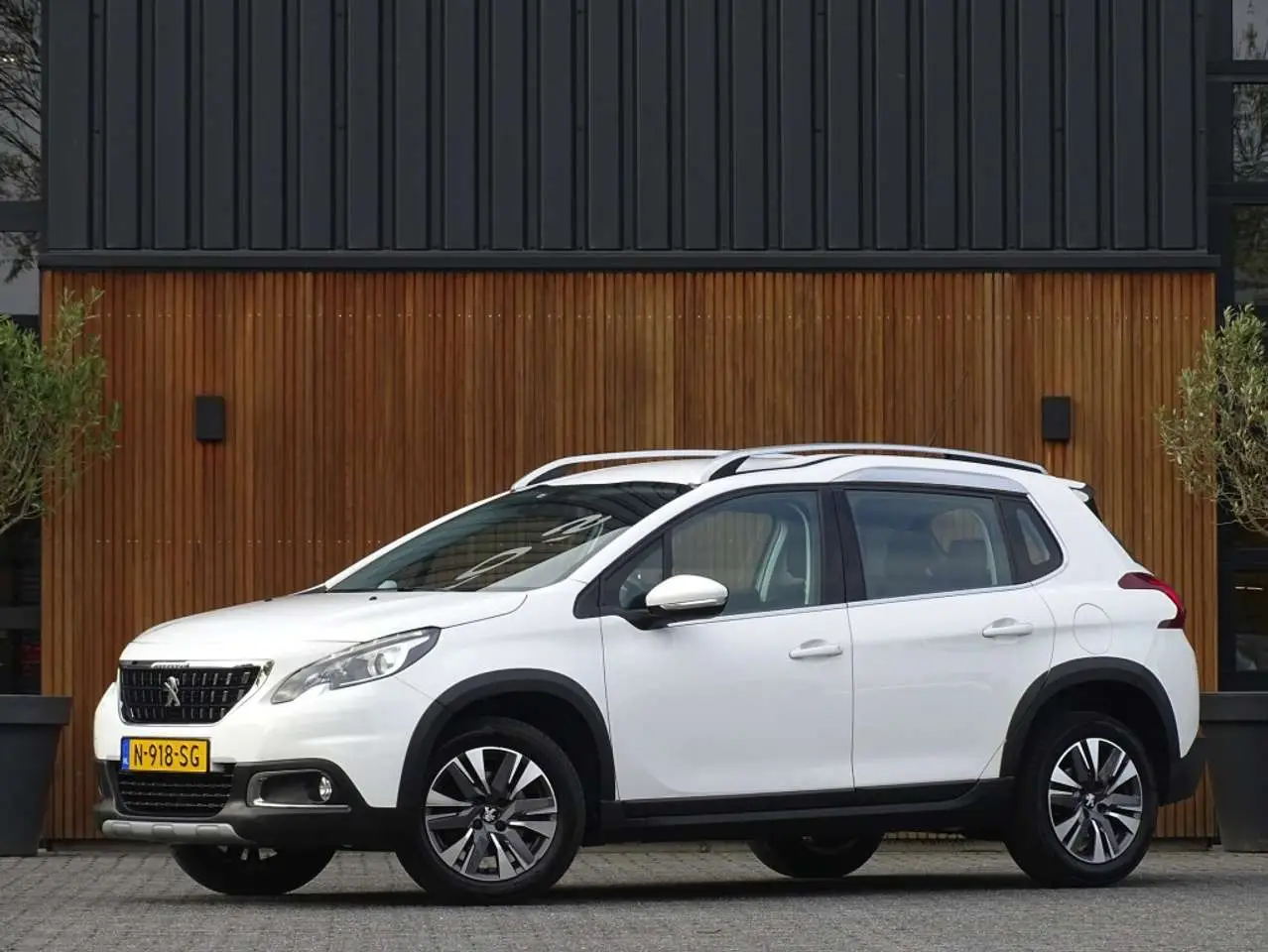 Photo 1 : Peugeot 2008 2017 Petrol