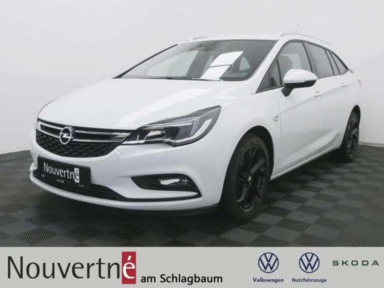 Photo 1 : Opel Astra 2017 Essence