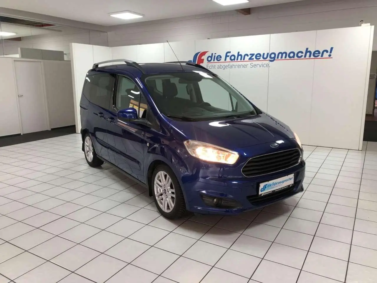 Photo 1 : Ford Tourneo 2015 Petrol