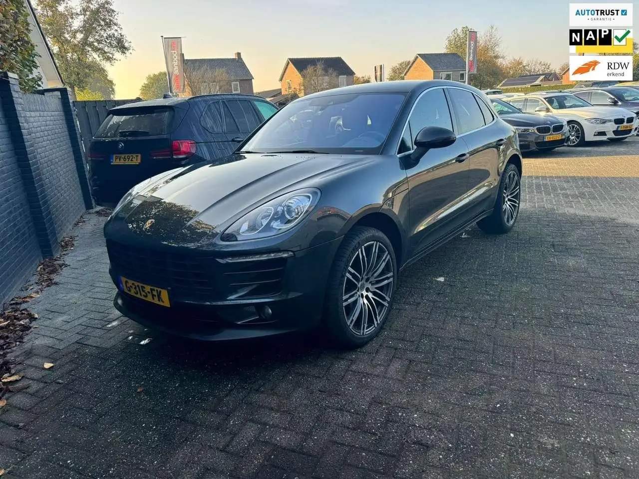 Photo 1 : Porsche Macan 2016 Petrol