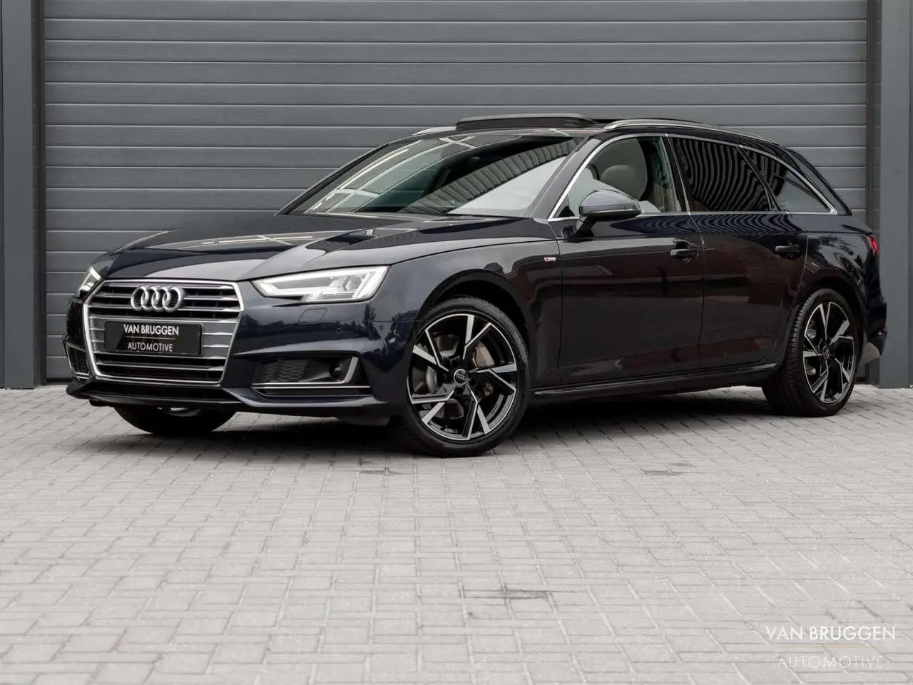 Photo 1 : Audi A4 2018 Petrol