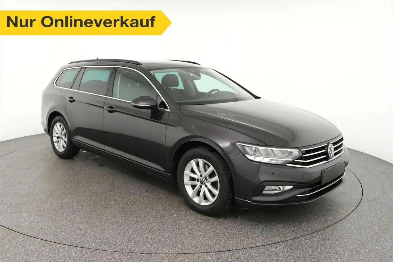 Photo 1 : Volkswagen Passat 2023 Essence