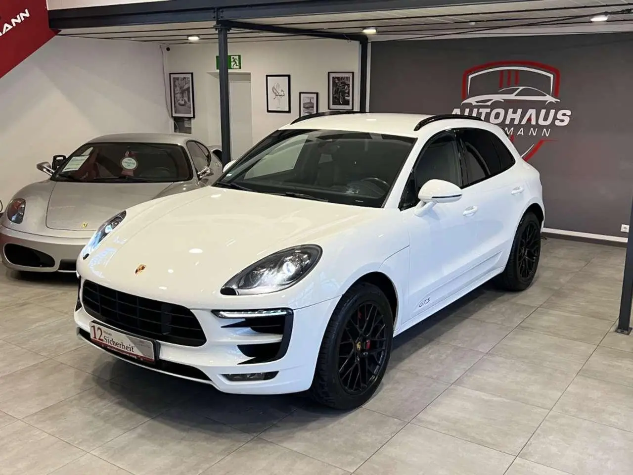 Photo 1 : Porsche Macan 2018 Petrol