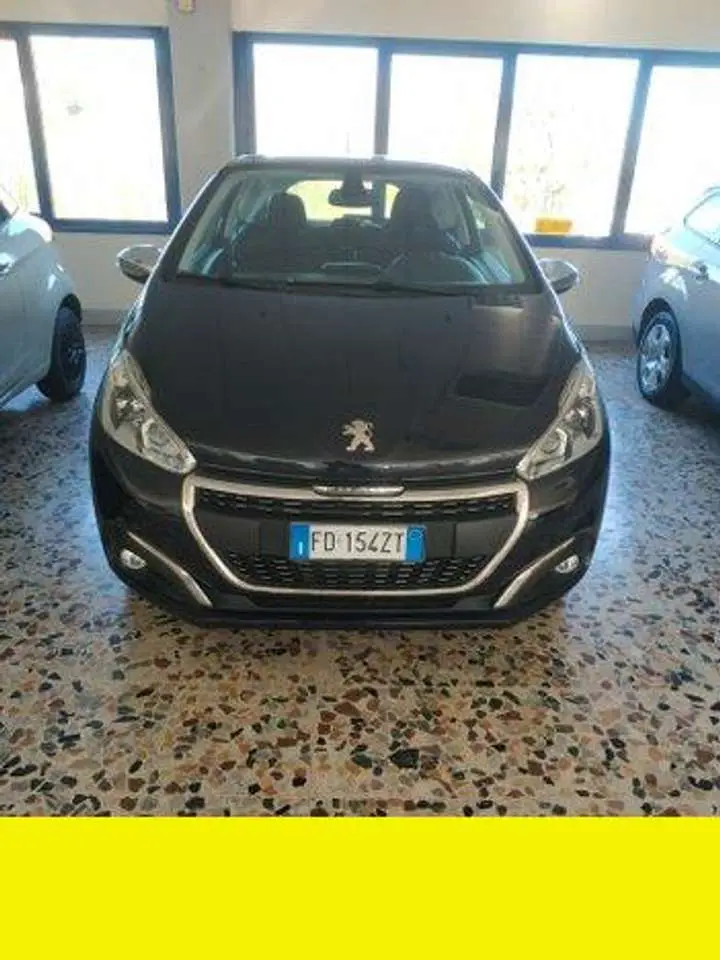 Photo 1 : Peugeot 208 2016 Essence