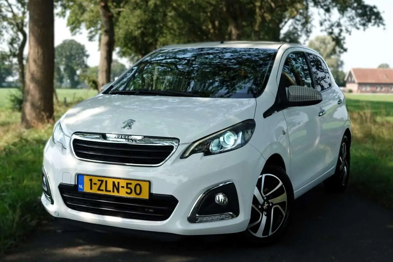 Photo 1 : Peugeot 108 2015 Essence