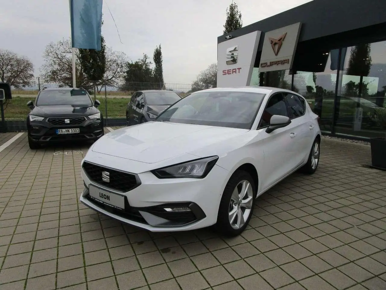 Photo 1 : Seat Leon 2024 Petrol