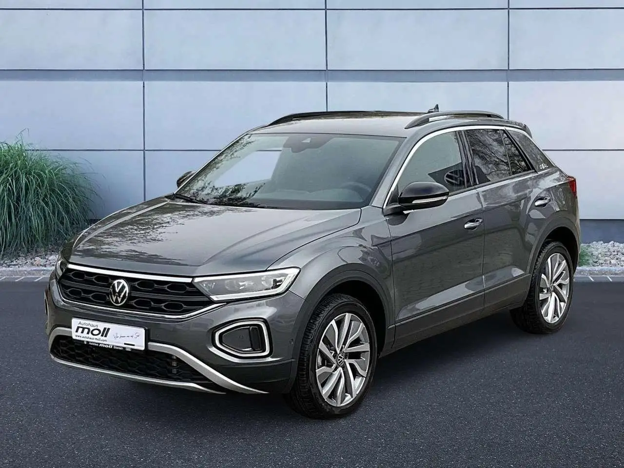 Photo 1 : Volkswagen T-roc 2024 Essence