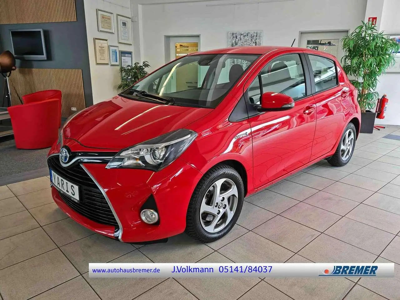 Photo 1 : Toyota Yaris 2016 Hybrid