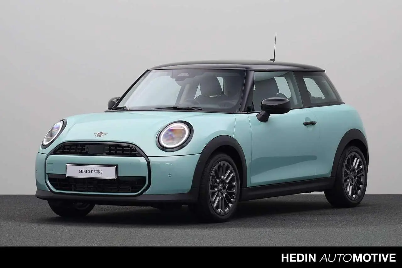 Photo 1 : Mini Cooper 2024 Petrol