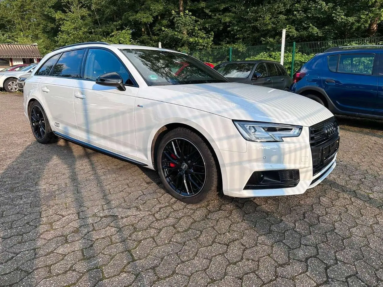 Photo 1 : Audi A4 2018 Hybrid